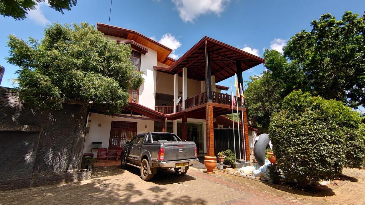 Yala Safari Village Thissamaharama Maha Akurugoda Bagian luar foto